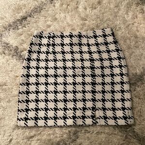 Black and White Houndstooth Mini Skirt